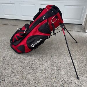 TaylorMade Golf Stand Carry Bag 7-Way Dual Strap Black Red